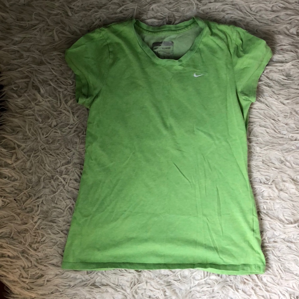 Green Workout tee shirt Nike